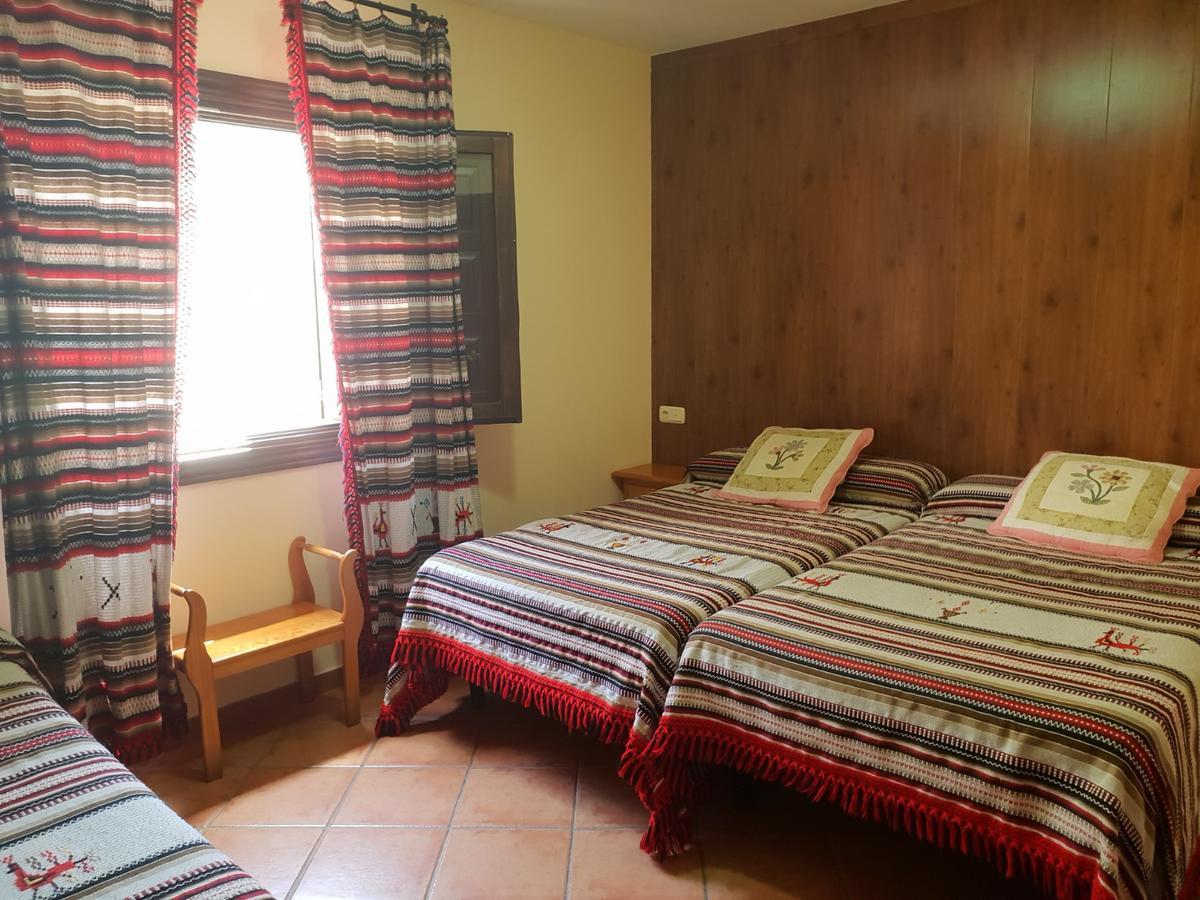Hostal ปัมปาเนย์รา ภายนอก รูปภาพ